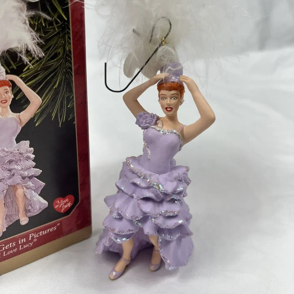 1999 I LOVE LUCY Hallmark Keepsake Christmas Ornament Lucy Gets In Pictures VTG‎